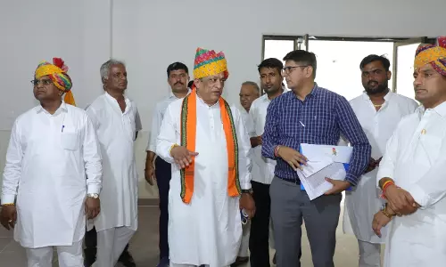 Jaipur: पशुपालन मंत्री ने बाड़मेर डेयरी का निरीक्षण