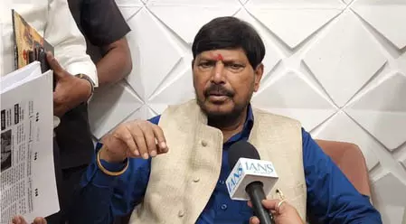 राहुल गांधी का बयान महाराष्ट्र की जनता का अपमान : रामदास आठवले राहुल गांधी का बयान महाराष्ट्र की जनता का अपमान : रामदास आठवले