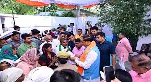 Lucknow: केशव प्रसाद मौर्य ने जनता दर्शन कार्यक्रम में लोगों से किए संवाद Lucknow: केशव प्रसाद मौर्य ने जनता दर्शन कार्यक्रम में लोगों से किए संवाद