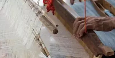 FY25 में खादी और ग्रामोद्योग की बिक्री 1.7 लाख करोड़ के पार FY25 में खादी और ग्रामोद्योग की बिक्री 1.7 लाख करोड़ के पार