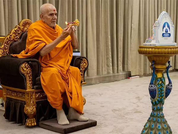 BAPS के आध्यात्मिक गुरु महंत स्वामी महाराज ने पोप फ्रांसिस के निधन पर शोक व्यक्त किया BAPS के आध्यात्मिक गुरु महंत स्वामी महाराज ने पोप फ्रांसिस के निधन पर शोक व्यक्त किया