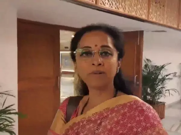 वे काम के सिलसिले में मिलते रहते हैं: MP Sule ने अजित पवार की शरद पवार से मुलाकात पर कहा वे काम के सिलसिले में मिलते रहते हैं: MP Sule ने अजित पवार की शरद पवार से मुलाकात पर कहा