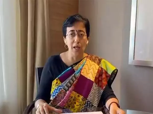 आतिशी ने दिल्ली के CM पर बिजली कटौती की अनदेखी करने का लगाया आरोप आतिशी ने दिल्ली के CM पर बिजली कटौती की अनदेखी करने का लगाया आरोप