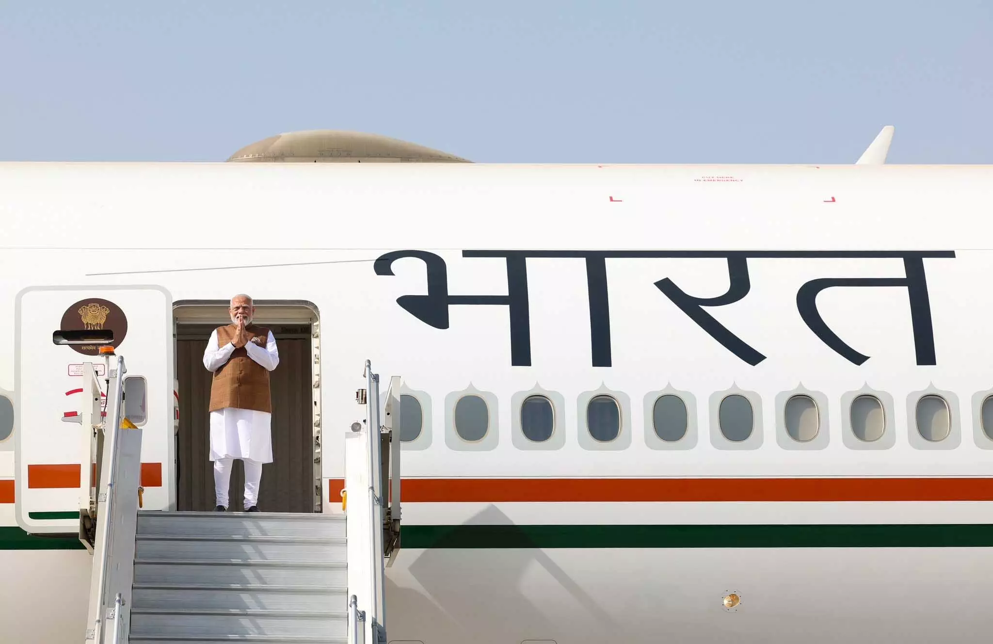 सऊदी अरब, प्रधानमंत्री नरेंद्र मोदी का स्वागत 21 तोपों की सलामी के साथ किया गया सऊदी अरब, प्रधानमंत्री नरेंद्र मोदी का स्वागत 21 तोपों की सलामी के साथ किया गया