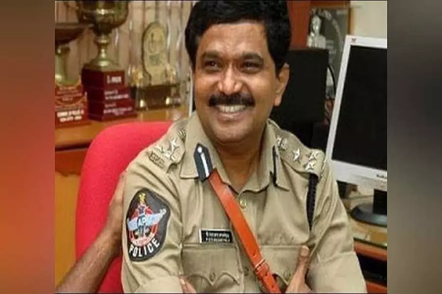 सीआईडी ने अभिनेत्री जटवानी उत्पीड़न मामले में पूर्व खुफिया प्रमुख पीएसआर अंजनेयुलु को किया गिरफ्तार सीआईडी ने अभिनेत्री जटवानी उत्पीड़न मामले में पूर्व खुफिया प्रमुख पीएसआर अंजनेयुलु को किया गिरफ्तार
