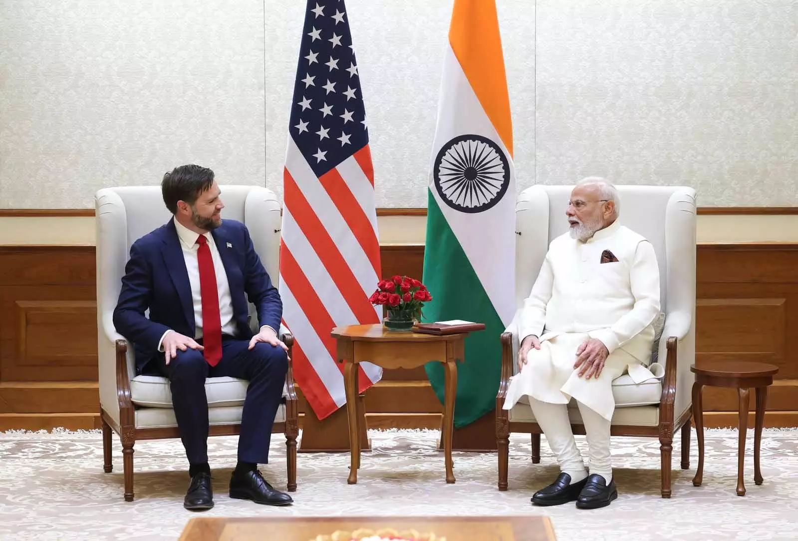अमेरिका के उपराष्ट्रपति जेडी वेंस ने प्रधानमंत्री मोदी की ऐसे की तारीफ, कायल हुए अमेरिका के उपराष्ट्रपति जेडी वेंस ने प्रधानमंत्री मोदी की ऐसे की तारीफ, कायल हुए