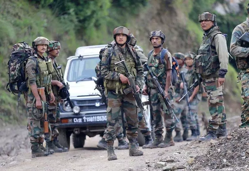 J-K के पहलगाम में आतंकवादी हमले में 12 पर्यटक घायल J-K के पहलगाम में आतंकवादी हमले में 12 पर्यटक घायल