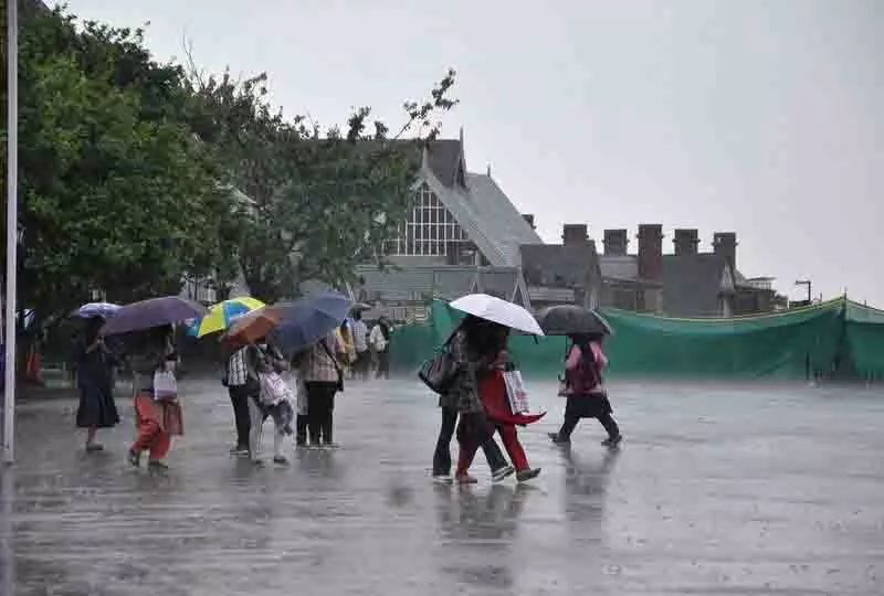 Himachal: राज्य में बर्फबारी, बारिश, अधिकतम तापमान में गिरावट दर्ज की गई Himachal: राज्य में बर्फबारी, बारिश, अधिकतम तापमान में गिरावट दर्ज की गई