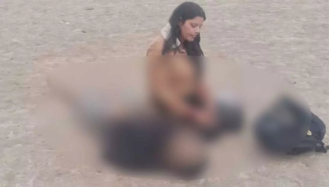 आतंकियों का बड़ा हमला, महिला ने रोते हुए बताई पूरी घटना, चप्पे-चप्पे पर सुरक्षाबलों के जवानों की तैनाती आतंकियों का बड़ा हमला, महिला ने रोते हुए बताई पूरी घटना, चप्पे-चप्पे पर सुरक्षाबलों के जवानों की तैनाती