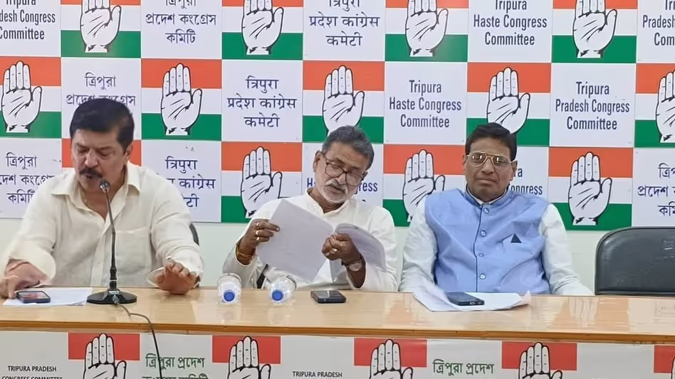Tripura कांग्रेस ने ‘संविधान बचाओ अभियान’ शुरू किया संगठन को मजबूत करने के लिए योजना शुरू की Tripura कांग्रेस ने ‘संविधान बचाओ अभियान’ शुरू किया संगठन को मजबूत करने के लिए योजना शुरू की