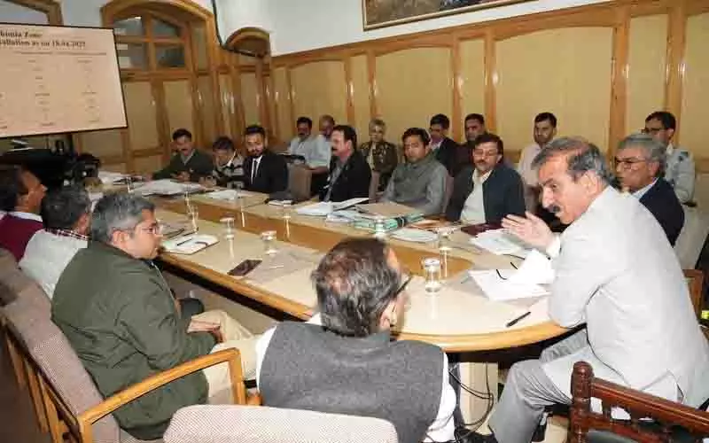 CM ने बोर्ड अधिकारियों से बिजली की हानि और चोरी रोकने के लिए तंत्र विकसित करने को कहा CM ने बोर्ड अधिकारियों से बिजली की हानि और चोरी रोकने के लिए तंत्र विकसित करने को कहा