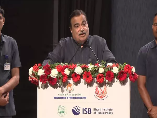 अन्नदाता किसान अब ऊर्जादाता बनेंगे: केंद्रीय मंत्री नितिन गडकरी ने पृथ्वी बचाओ सम्मेलन में कहा अन्नदाता किसान अब ऊर्जादाता बनेंगे: केंद्रीय मंत्री नितिन गडकरी ने पृथ्वी बचाओ सम्मेलन में कहा