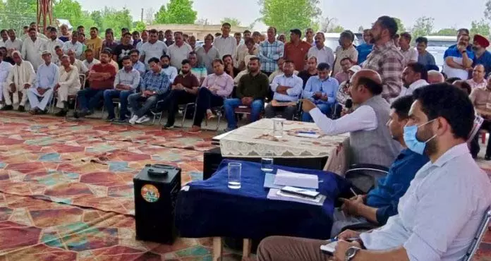 Jammu: अखनूर के विधायक ने परगवाल में लगाया जनता दरबार Jammu: अखनूर के विधायक ने परगवाल में लगाया जनता दरबार