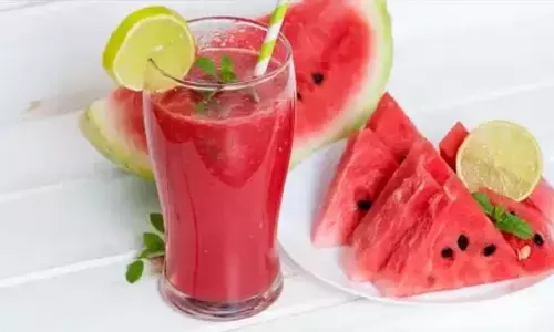Watermelon drink: शरीर में पानी की मात्रा को बनाए रखने में है मददगार