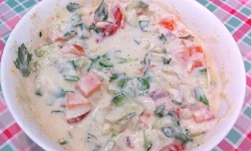 Mix Veg Raita: खाने के साथ यह मिलने पर मजा हो जाएगा दोगुना