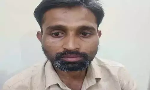 खाना बनाने में हुई देरी, तो पत्नी को मारने टूट पड़ा पति खाना बनाने में हुई देरी, तो पत्नी को मारने टूट पड़ा पति