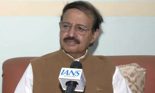 चुनाव आयोग पक्षपाती और सरकार के हाथों का खिलौना : राशिद अल्वी