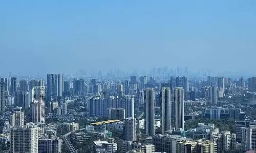 मुंबई : शहर में सुबह तेज धूप, फिर लौटी अत्यधिक गर्मी मुंबई : शहर में सुबह तेज धूप, फिर लौटी अत्यधिक गर्मी