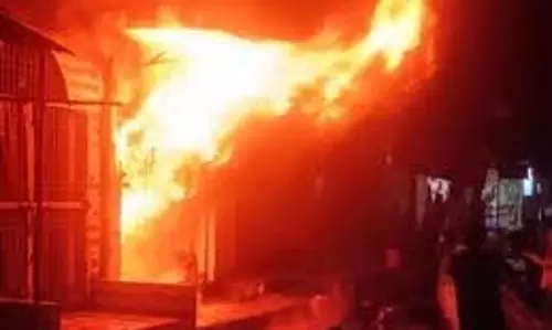 Up News: कोल्ड स्टोरेज में लगी भीषण आग, लाखों का नुकसान Up News: कोल्ड स्टोरेज में लगी भीषण आग, लाखों का नुकसान