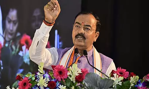 राहुल भारतीयों के साथ विदेशियों जैसा व्यवहार करते हैं: UP Deputy CM