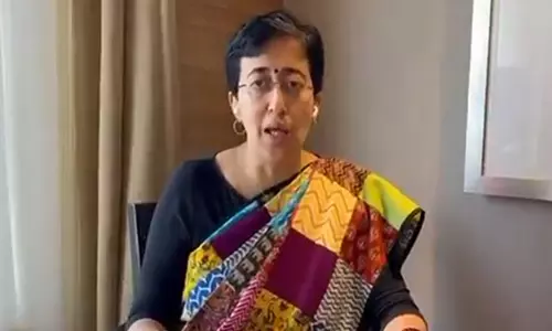 आतिशी ने Delhi CM पर बिजली कटौती की अनदेखी करने का आरोप लगाया आतिशी ने Delhi CM पर बिजली कटौती की अनदेखी करने का आरोप लगाया