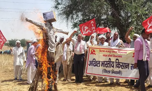 Haryana :   किसानों ने अमेरिकी उप-राष्ट्रपति के दौरे का विरोध किया