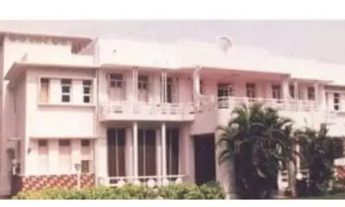 हाईकोर्ट ने शिवाजी के घर की कुर्की का आदेश रद्द किया