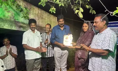 घाट पर ईद, विशु और ईस्टर का जश्न; प्रेम का समागम और संगीतमय उत्सव घाट पर ईद, विशु और ईस्टर का जश्न; प्रेम का समागम और संगीतमय उत्सव
