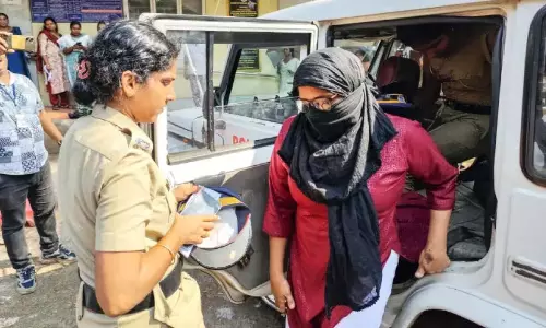 हाइब्रिड कैनबिस तस्करी; आरोपियों को चार दिन की आबकारी हिरासत में भेज दिया गया हाइब्रिड कैनबिस तस्करी; आरोपियों को चार दिन की आबकारी हिरासत में भेज दिया गया