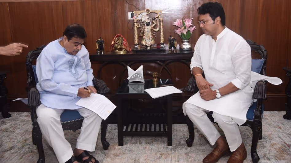 Assam -अगरतला राष्ट्रीय राजमार्ग के रखरखाव को लेकर सांसद बिप्लब देब ने गडकरी से मुलाकात की Assam -अगरतला राष्ट्रीय राजमार्ग के रखरखाव को लेकर सांसद बिप्लब देब ने गडकरी से मुलाकात की