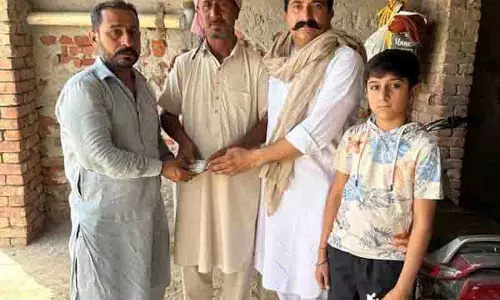 Punjab: पीड़ित किसान को मिली मदद Punjab: पीड़ित किसान को मिली मदद