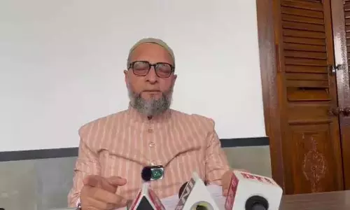 Telangana: ओवैसी ने वक्फ संशोधन अधिनियम की आलोचना की
