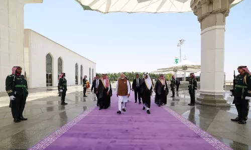 21 तोपों की सलामी और बॉलीवुड देशभक्ति गाना, प्रधानमंत्री मोदी का जेद्दा में भव्य स्वागत