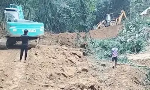 Arunachal: पापुम पारे में अवैध सड़क निर्माण से पारिस्थितिकीय खतरा बढ़ा Arunachal: पापुम पारे में अवैध सड़क निर्माण से पारिस्थितिकीय खतरा बढ़ा