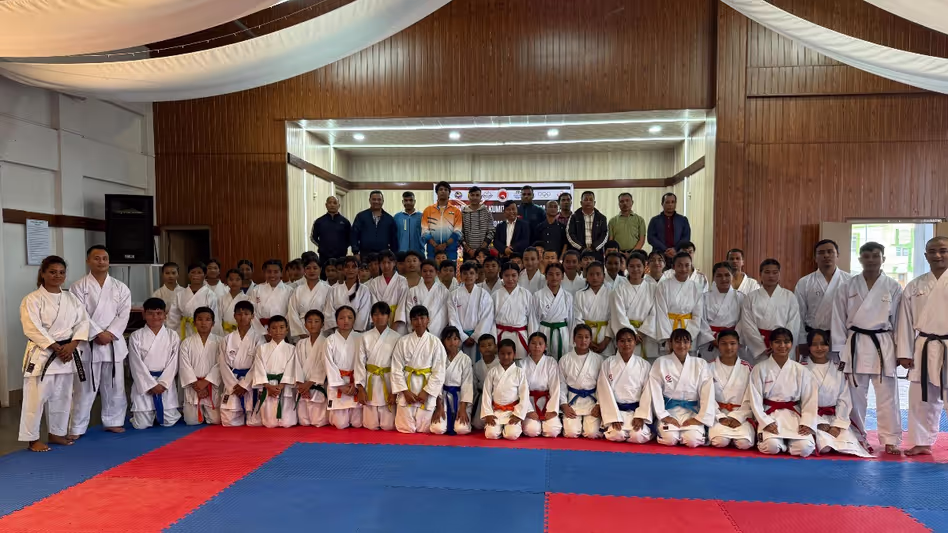 Meghalaya : एएमकेए ने शिलांग में कराटे को बढ़ावा देने के लिए कुमाइट प्रशिक्षण शिविर शुरू Meghalaya : एएमकेए ने शिलांग में कराटे को बढ़ावा देने के लिए कुमाइट प्रशिक्षण शिविर शुरू