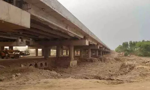 New Chandigarh में पुल के नीचे बेतरतीब खुदाई से लोग चिंतित
