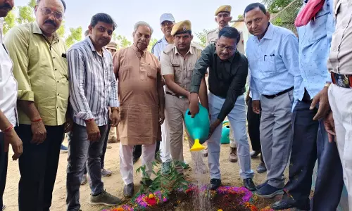 Jalore: पृथ्वी दिवस पर पौधारोपण से धरती माँ की सुरक्षा की अपील, मुख्य सचेतक जोगेश्वर गर्ग का संदेश Jalore: पृथ्वी दिवस पर पौधारोपण से धरती माँ की सुरक्षा की अपील, मुख्य सचेतक जोगेश्वर गर्ग का संदेश