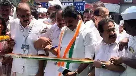 Kerala: मंच पर दिखने की होड़ में नेताओं की धक्का-मुक्की, केपीसीसी ने कसा शिकंजा