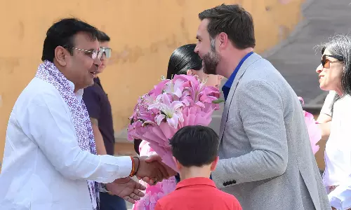 Jaipur: मुख्यमंत्री भजनलाल शर्मा ने आमेर किले में किया अमेरिकी उपराष्ट्रपति का स्वागत