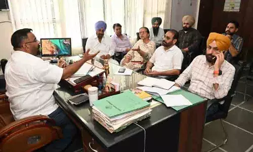 जनता की शिकायतों का समाधान करें, विकास कार्यों में तेजी लाएं: MC officials told