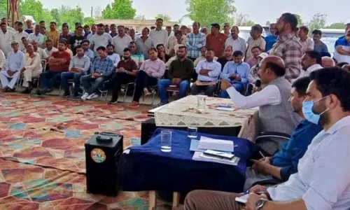 Jammu: अखनूर के विधायक ने परगवाल में लगाया जनता दरबार Jammu: अखनूर के विधायक ने परगवाल में लगाया जनता दरबार