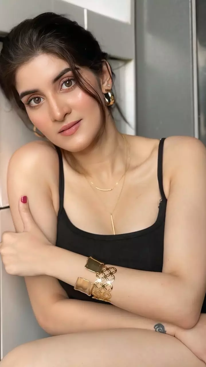 नविका कोटिया का सिज़लिंग लुक