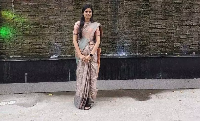पापा मैं अफसर बन गई, UPSC परिणाम देखकर खुशी से झूमी गरीब परिवार की बेटी छाया कुमारी पापा मैं अफसर बन गई, UPSC परिणाम देखकर खुशी से झूमी गरीब परिवार की बेटी छाया कुमारी