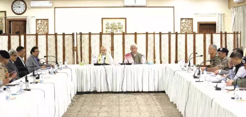 गृह मंत्री कश्मीर पहुंचे गृह मंत्री कश्मीर पहुंचे