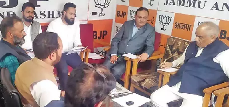 अशोक कौल ने भाजपा नेताओं के साथ बैठक की अशोक कौल ने भाजपा नेताओं के साथ बैठक की