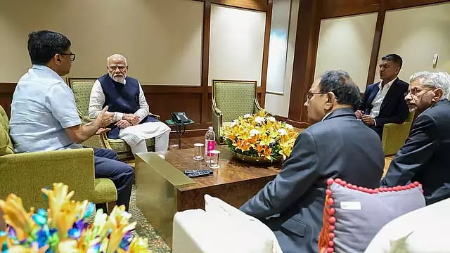 पहलगाम आतंकी हमला: मोदी सऊदी अरब की यात्रा बीच में छोड़कर भारत लौटे पहलगाम आतंकी हमला: मोदी सऊदी अरब की यात्रा बीच में छोड़कर भारत लौटे