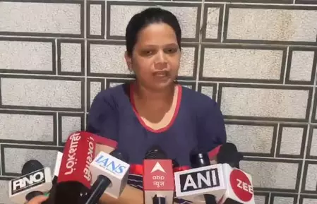 पहलगाम आतंकी हमला: मृतक दिलीप देसले के परिजनों ने उठाए फ्लाइट टिकट के रेट्स पर सवाल पहलगाम आतंकी हमला: मृतक दिलीप देसले के परिजनों ने उठाए फ्लाइट टिकट के रेट्स पर सवाल