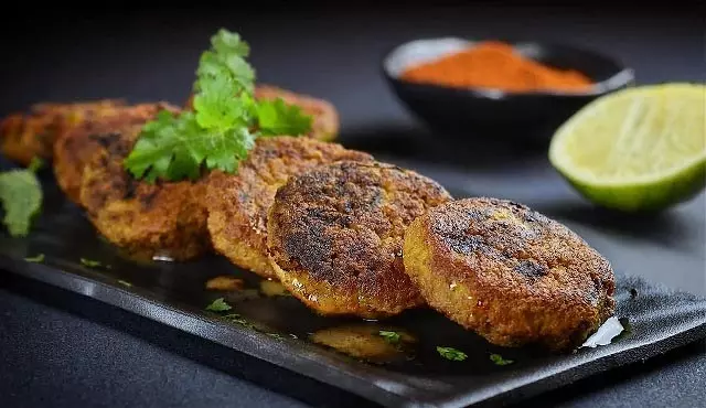 Recipe: घर पर बनाये बाजार जैसे चिकन शामी कबाब Recipe: घर पर बनाये बाजार जैसे चिकन शामी कबाब