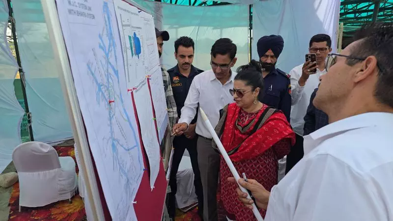 Haryana : अधिकारियों को पश्चिमी यमुना नहर का काम समय सीमा से पहले पूरा करने के निर्देश Haryana : अधिकारियों को पश्चिमी यमुना नहर का काम समय सीमा से पहले पूरा करने के निर्देश