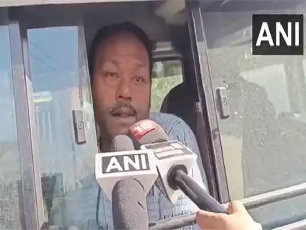 जल्द ही घर लौटना चाहते हैं: Pahalgam में पर्यटकों को जल्द वापसी की उम्मीद जल्द ही घर लौटना चाहते हैं: Pahalgam में पर्यटकों को जल्द वापसी की उम्मीद